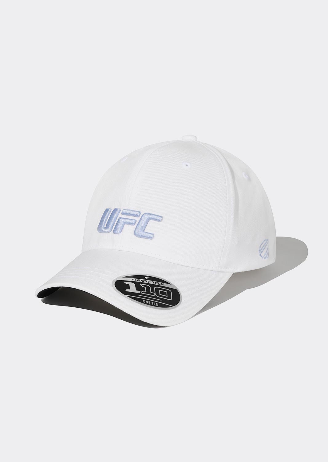 UFC 에센셜 + 110 플렉스핏 볼캡 화이트 U4HWU1308WH
